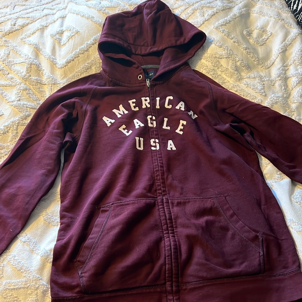 Men’s American Eagle sweatshirt. Size L